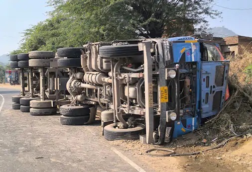 ट्रोला पलटा