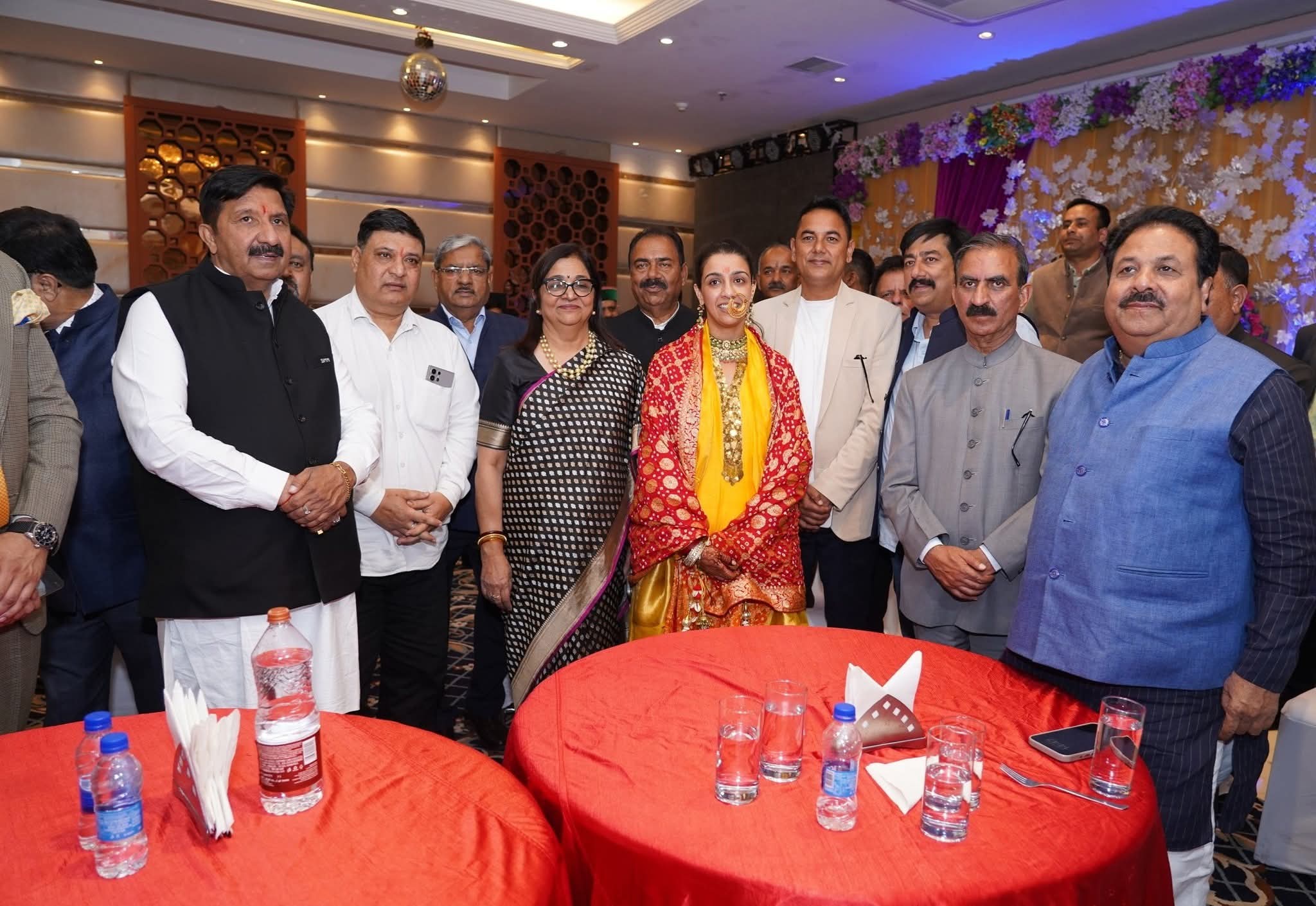 आस्था की शादी। आस्था की शादी।