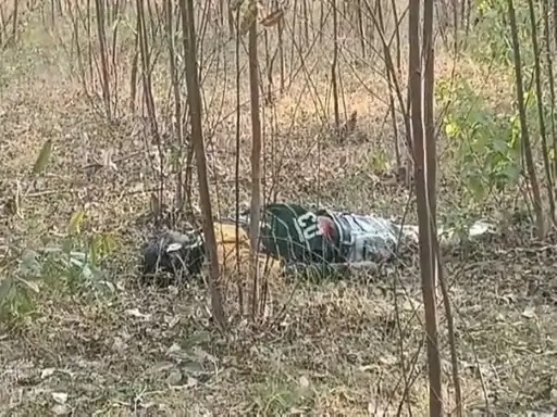 युवक का शव