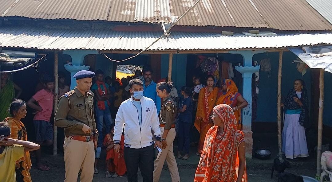 अररिया फोटो:पुलिस जांच करती