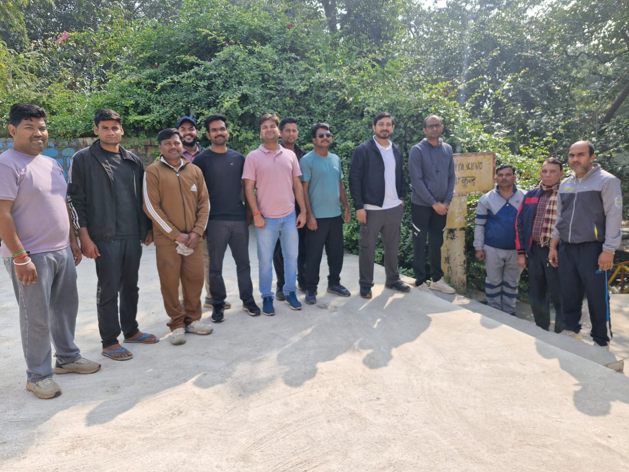 जिला आबकारी अधिकारी सहित विभिन्न विभागों के अधिकारी और स्कूलों के विद्यार्थियों ने किया श्रमदान