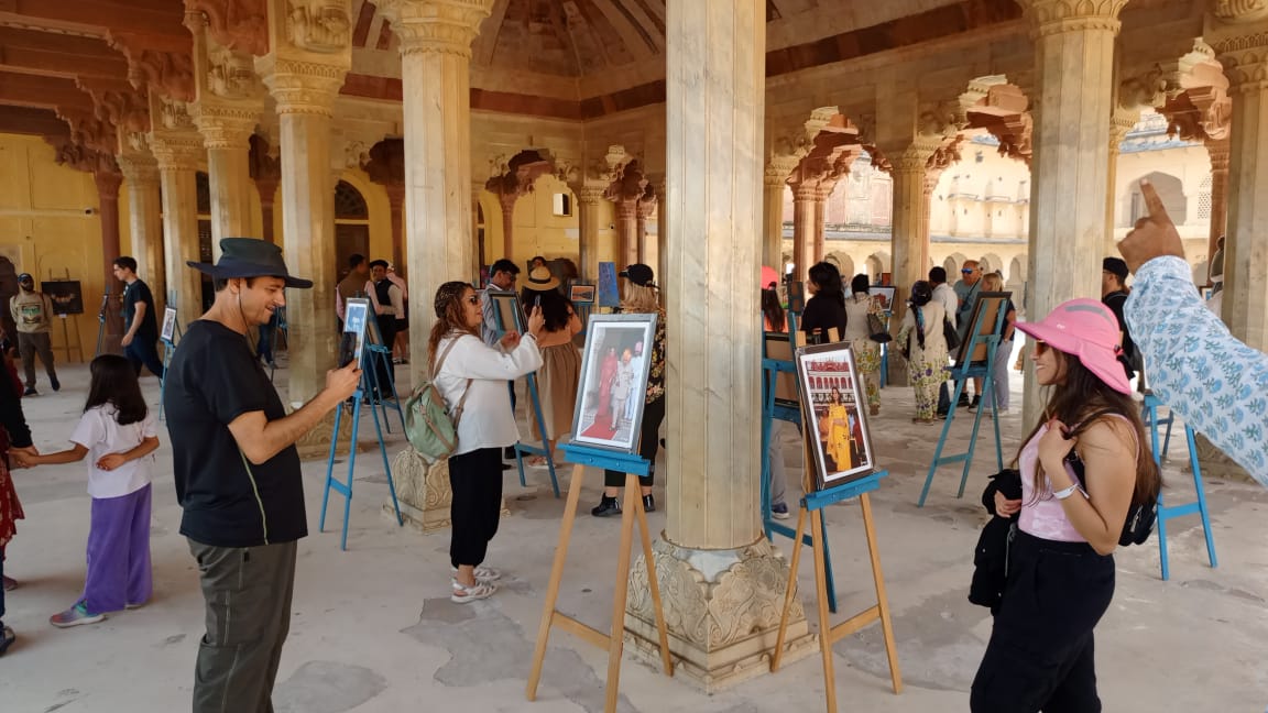 हजारों पर्यटकों आमेर में देखी जयपुर की विरासत