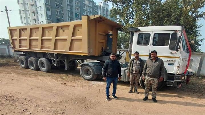 ग्वालियरः खनिज पदार्थों के अवैध परिवहन में लिप्त चार वाहन जब्त