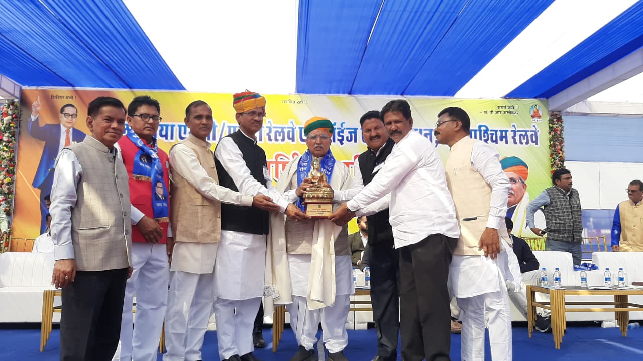 देश को विकसित बनाने की राह में रेलवे का योगदान अत्यंत महत्वपूर्ण: केंद्रीय मंत्री मेघवाल