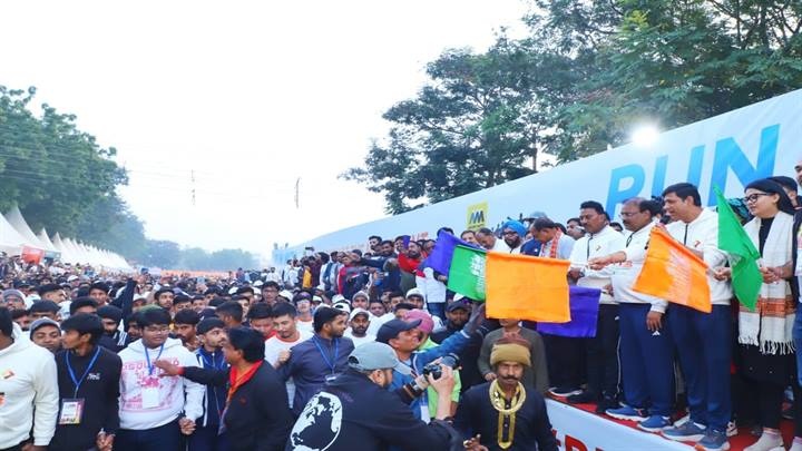 इंदौर में 20 हज़ार से अधिक लोगों ने लगाया स्वास्थ्य के लिए दौड़ का दम