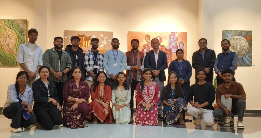 प्रत्येक विद्यार्थी ने अपनी कृति के माध्यम से एक अलग भाव विश्व को अभिव्यक्त किया, जो कि अत्यंत सराहनीय प्रत्येक विद्यार्थी ने अपनी कृति के माध्यम से एक अलग भाव विश्व को अभिव्यक्त किया, जो कि अत्यंत सराहनीय