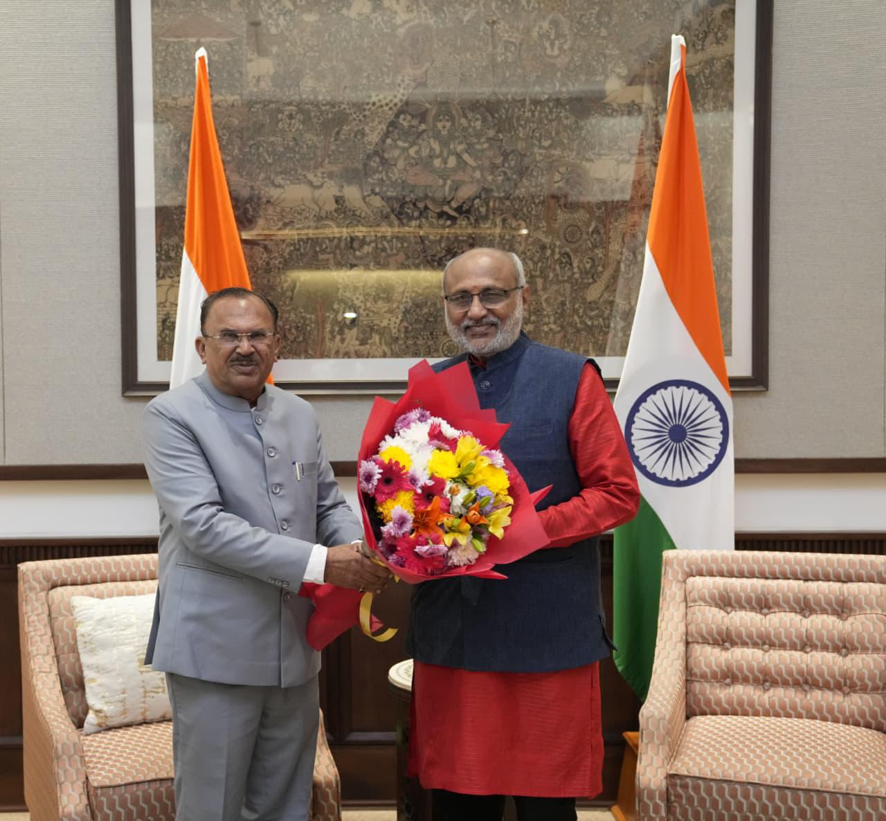 राजस्थान विधानसभा के अध्यक्ष देवनानी की उपराष्ट्रपति राधाकृष्णन से शिष्टाचार भेंट राजस्थान विधानसभा के अध्यक्ष देवनानी की उपराष्ट्रपति राधाकृष्णन से शिष्टाचार भेंट