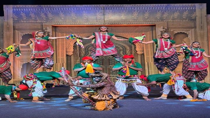 निमाड़ उत्सवः गोटीपुआ और राठ नृत्य की हुई प्रस्तुति