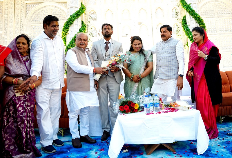टीकमगढ़ः विधायक खटीक की सुपुत्री के विवाह समारोह में शामिल मुख्यमंत्री