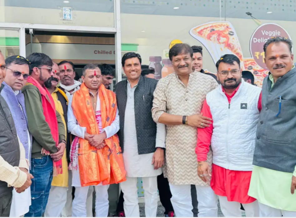 ब्यावरा में स्वागत,कार्यकर्ताओं से किया परिचय ब्यावरा में स्वागत,कार्यकर्ताओं से किया परिचय