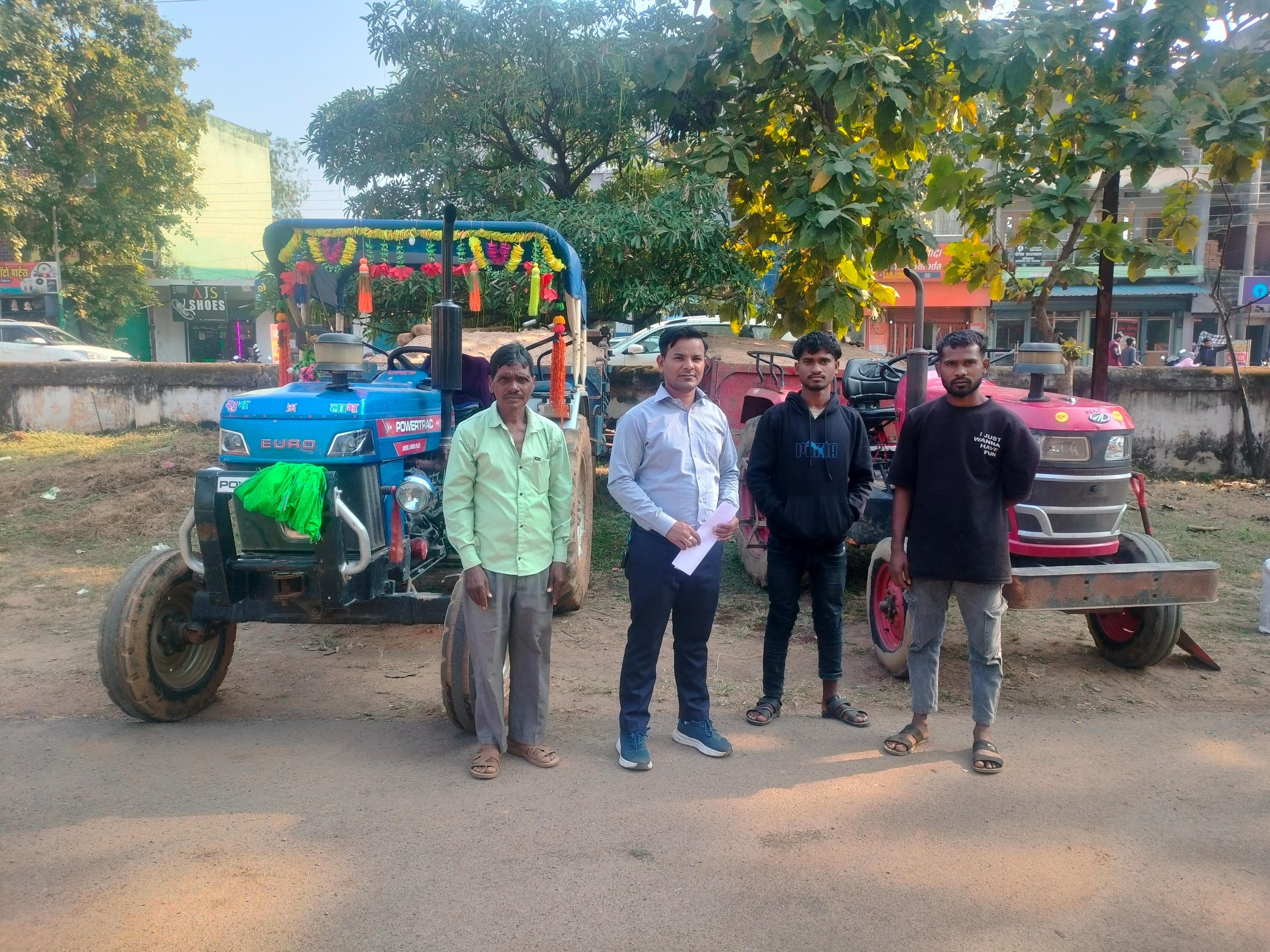 कोरबा में प्रशासन की बड़ी कार्रवाई: रेत के अवैध परिवहन में दो ट्रैक्टर जब्त, बांधाखार में मिट्टी पटाई में लगे जेसीबी व टीपर भी पकड़े गए कोरबा में प्रशासन की बड़ी कार्रवाई: रेत के अवैध परिवहन में दो ट्रैक्टर जब्त, बांधाखार में मिट्टी पटाई में लगे जेसीबी व टीपर भी पकड़े गए