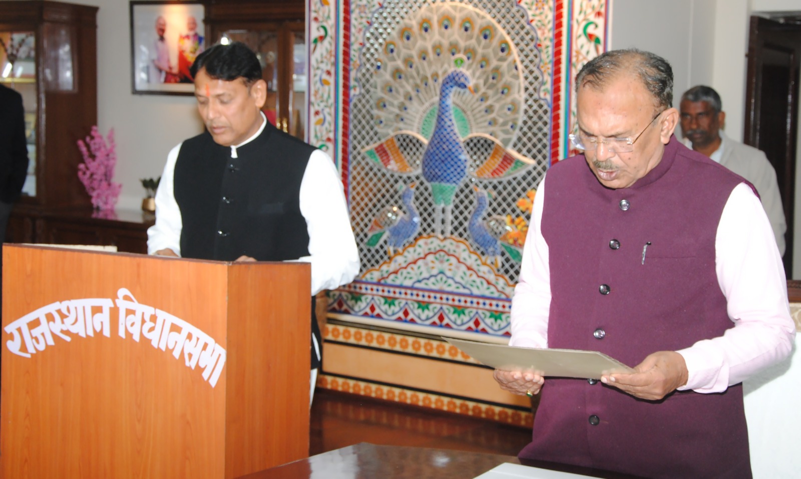 देवनानी ने दिलाई नव निर्वाचित विधायक प्रमोद जैन 'भाया' को विधान सभा सदस्य पद की शपथ