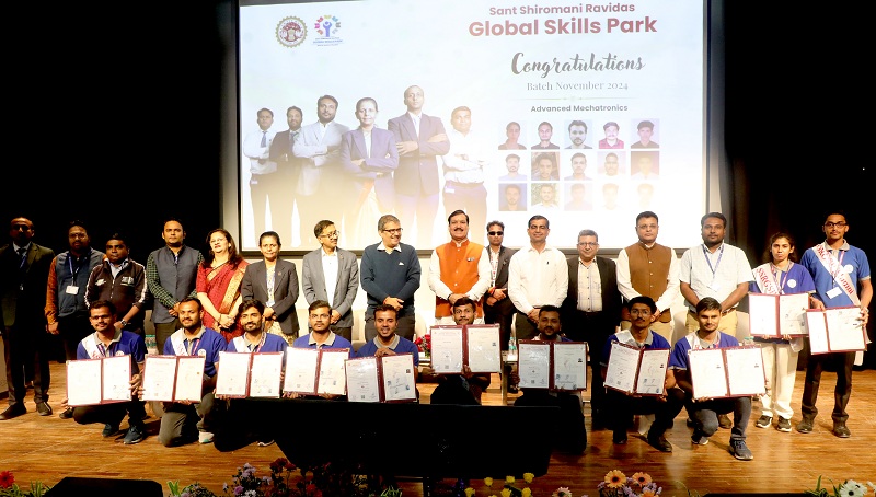 संत शिरोमणि रविदास ग्लोबल स्किल पार्क के 2024 बैच का दीक्षांत समारोह संत शिरोमणि रविदास ग्लोबल स्किल पार्क के 2024 बैच का दीक्षांत समारोह