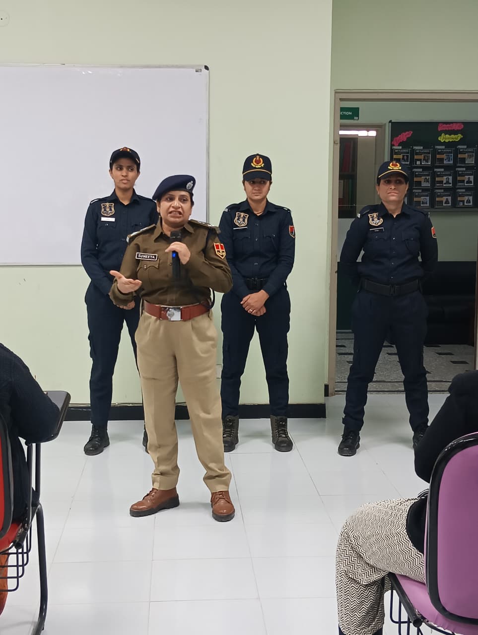 आत्मनिर्भर बने छात्राएं: अंतर्राष्ट्रीय महिला हिंसा उन्मूलन दिवस पर आत्मरक्षा का प्रशिक्षण