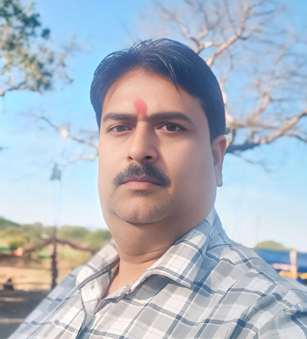 जिलाध्यक्ष चैतन्य मिश्रा