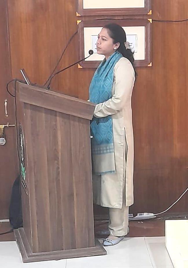 सम्बोधित करते वरिष्ठ उप महालेखाकार प्रोमी सम्बोधित करते वरिष्ठ उप महालेखाकार प्रोमी