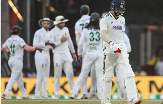 आउट होकर पवेलियन लौटते के एल राहुल