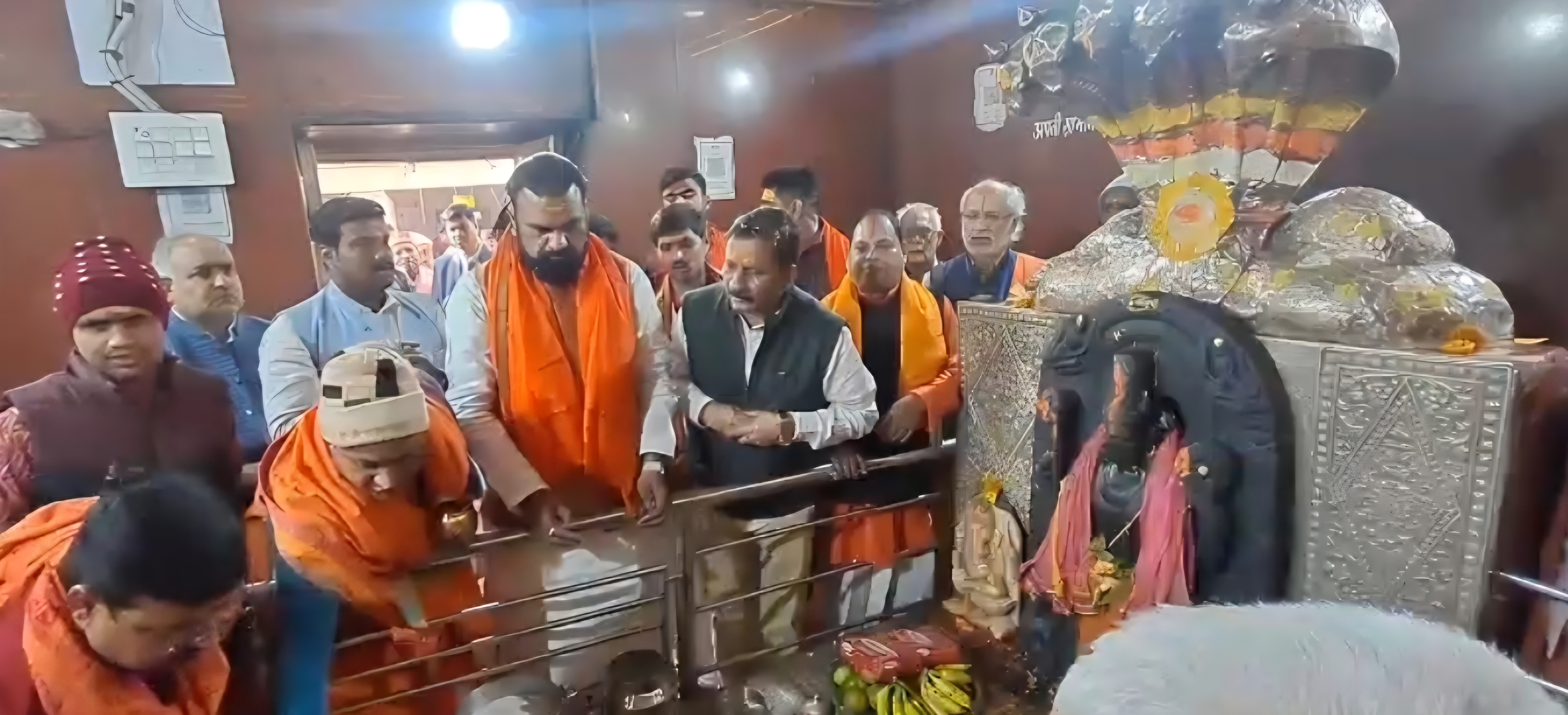 पूजा अर्चना करते सम्राट चौधरी