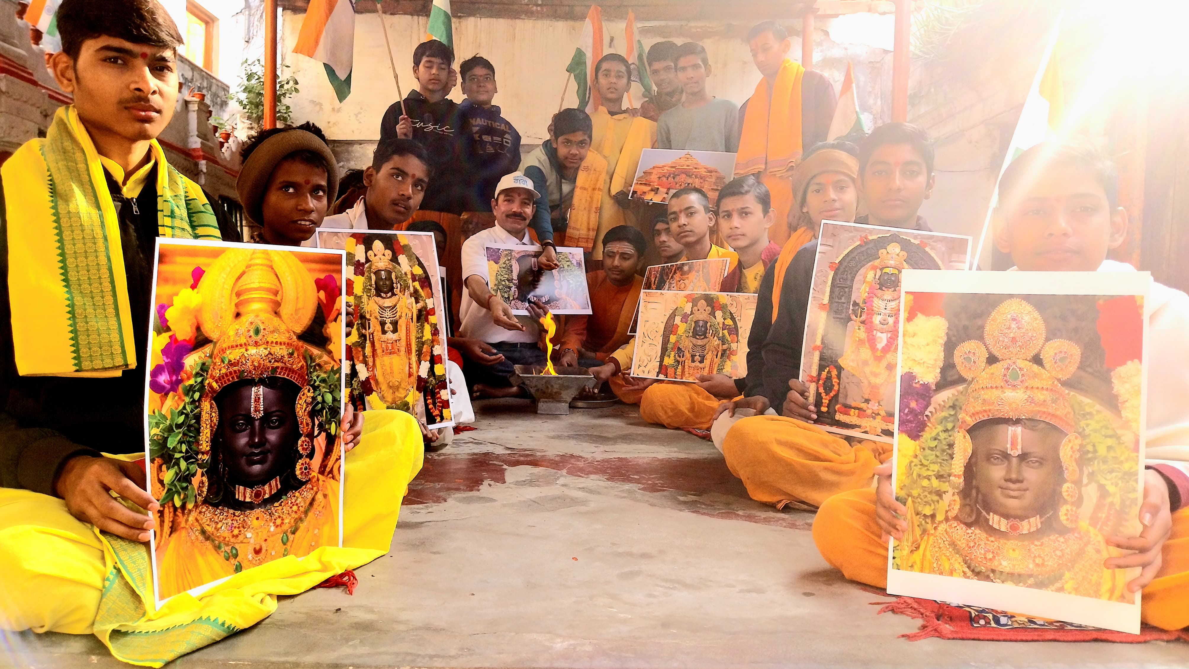 पूजन अर्चन करने के बाद बटुक