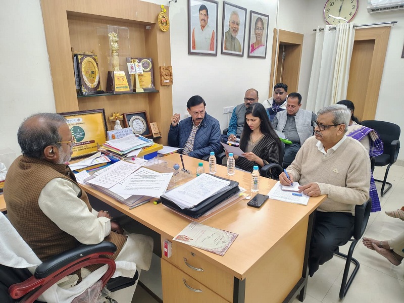 मंत्री कुशवाह ने की विभाग की दो वर्ष की उपलब्धियों की समीक्षा मंत्री कुशवाह ने की विभाग की दो वर्ष की उपलब्धियों की समीक्षा