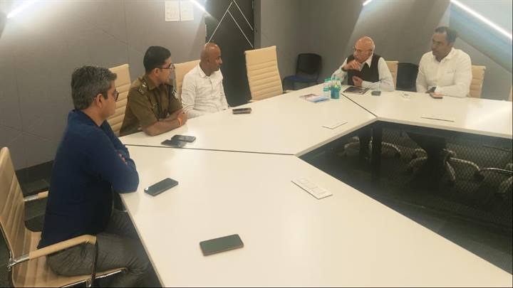 सीहोरः कलेक्टर-एसपी ने वीआईटी कॉलेज पहुंचकर लिया हालातों का जायजा