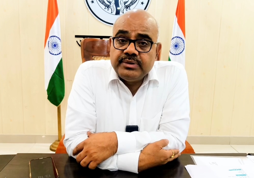 जिलाधिकारी जितेश प्रताप सिंह की फाइल फोटो