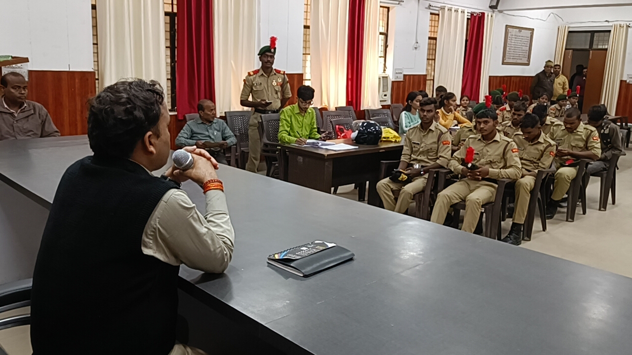 322 शहर विधानसभा में एनसीसी कैडेट्स मैदान में उतरे, घर-घर जाकर कराएंगे SIR गणना प्रपत्र भराव*