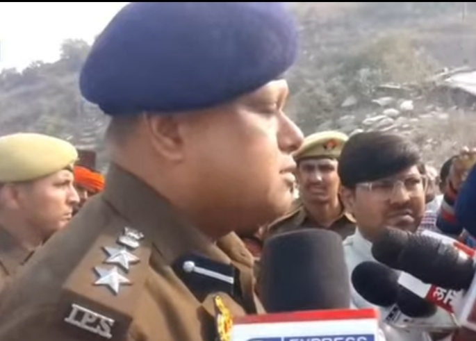 घटनास्थल पर मौजूद एसएसपी सोमेन बर्मा घटनास्थल पर मौजूद एसएसपी सोमेन बर्मा
