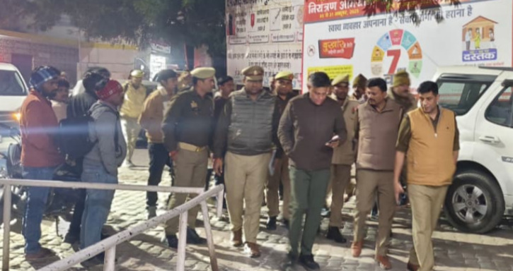 जिला अस्पताल में पहुंचे पुलिस अधीक्षक डॉ कौस्तुभ जिला अस्पताल में पहुंचे पुलिस अधीक्षक डॉ कौस्तुभ