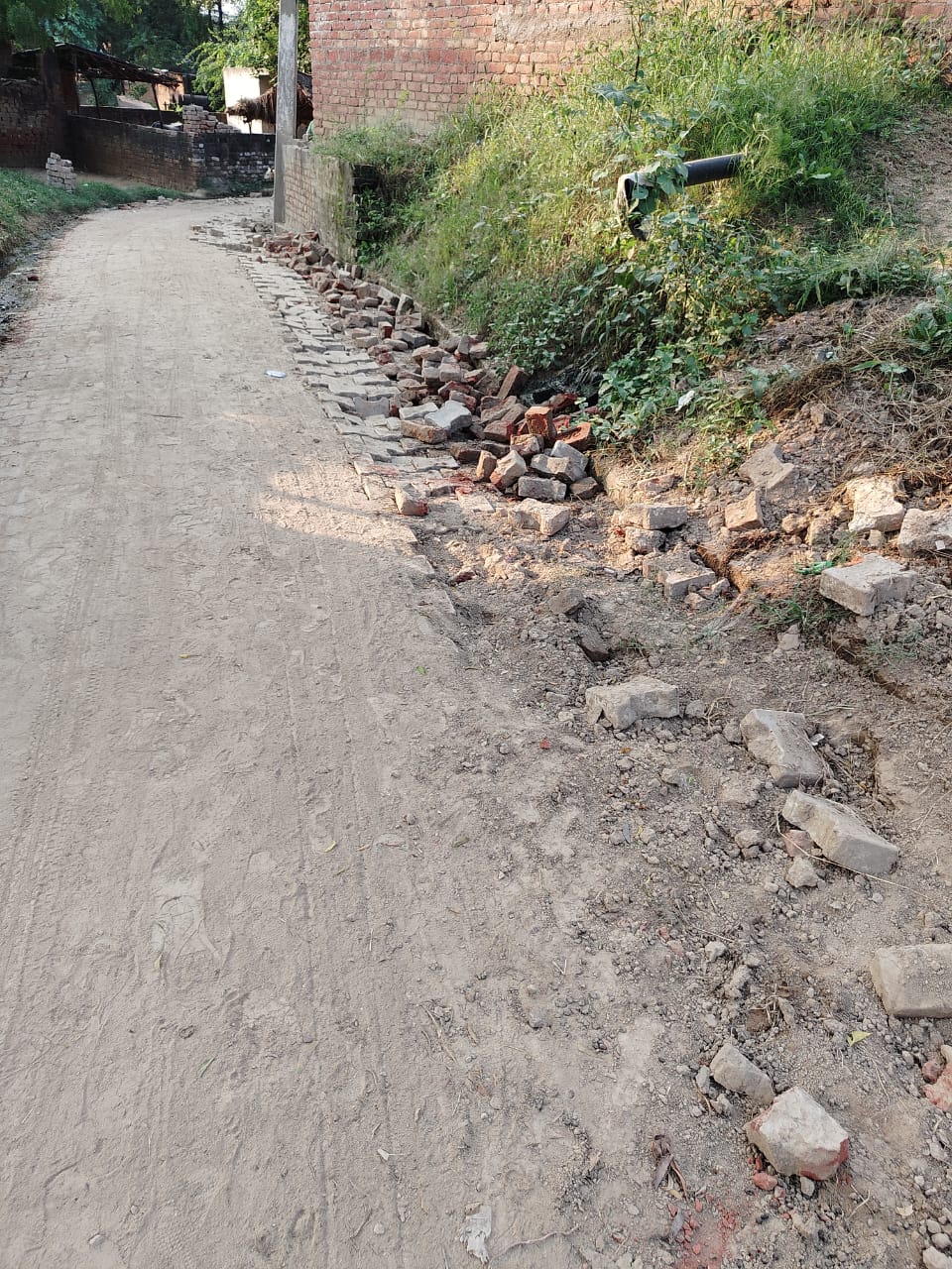 बदहाल सड़कें