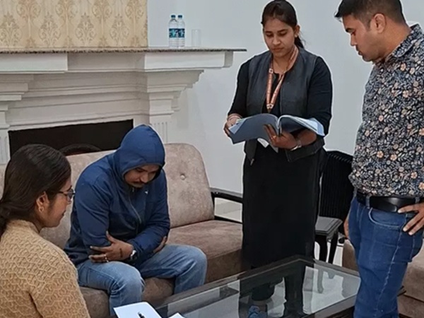 जबलपुर : सीएमएचओ दफ्तर का बाबू 60 हजार की रिश्वत लेते रंगे हाथ गिरफ्तार जबलपुर : सीएमएचओ दफ्तर का बाबू 60 हजार की रिश्वत लेते रंगे हाथ गिरफ्तार