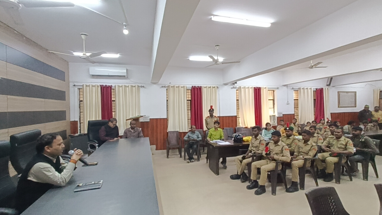 322 शहर विधानसभा में एनसीसी कैडेट्स मैदान में उतरे, घर-घर जाकर कराएंगे SIR गणना प्रपत्र भराव*