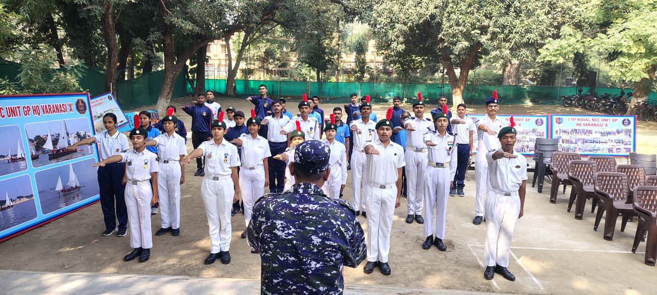 संविधान की शपथ लेते कैडेट संविधान की शपथ लेते कैडेट