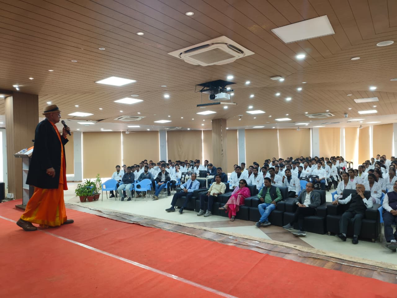 *‘स्वास्थ्य देखभाल पर धार्मिक विश्वासों का प्रभाव’ विषय पर एमजीयूजी में अमेरिका से आए विशेषज्ञ का हुआ अतिथि व्याख्यान*