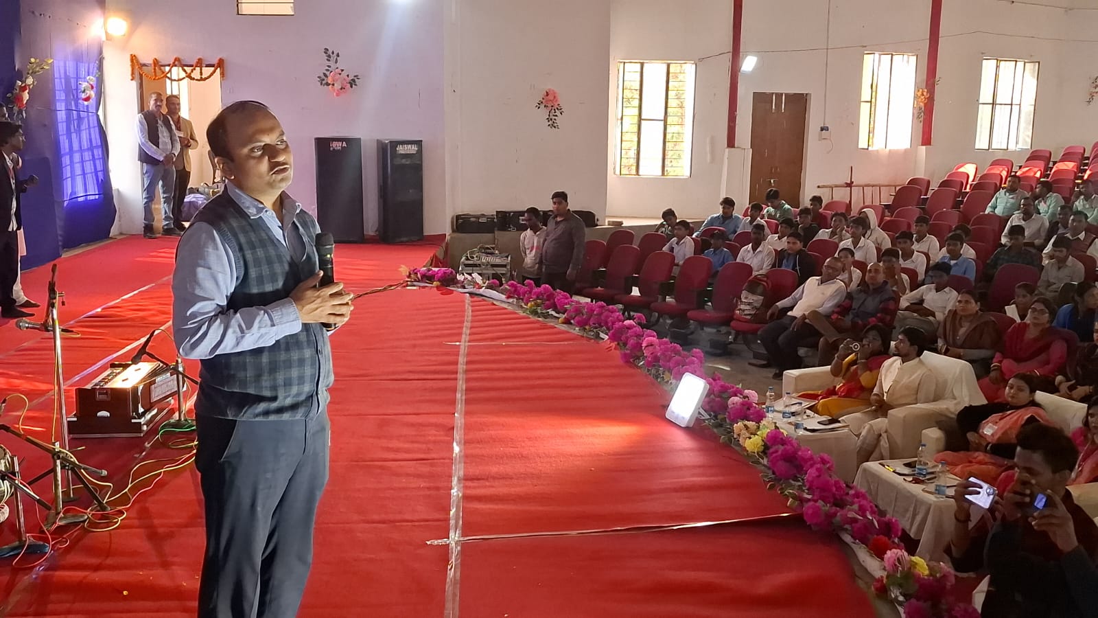 कर्पूरी सभागार कला, संस्कृति और प्रतिभा के रंगों से हुआ सराबोर