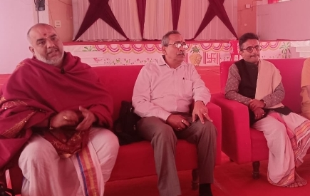 दंडक्रम पारायण कर्ता अभिनंदन समारोह समिति के लोग