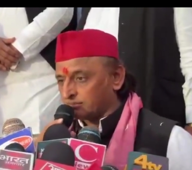 अखिलेश यादव अखिलेश यादव