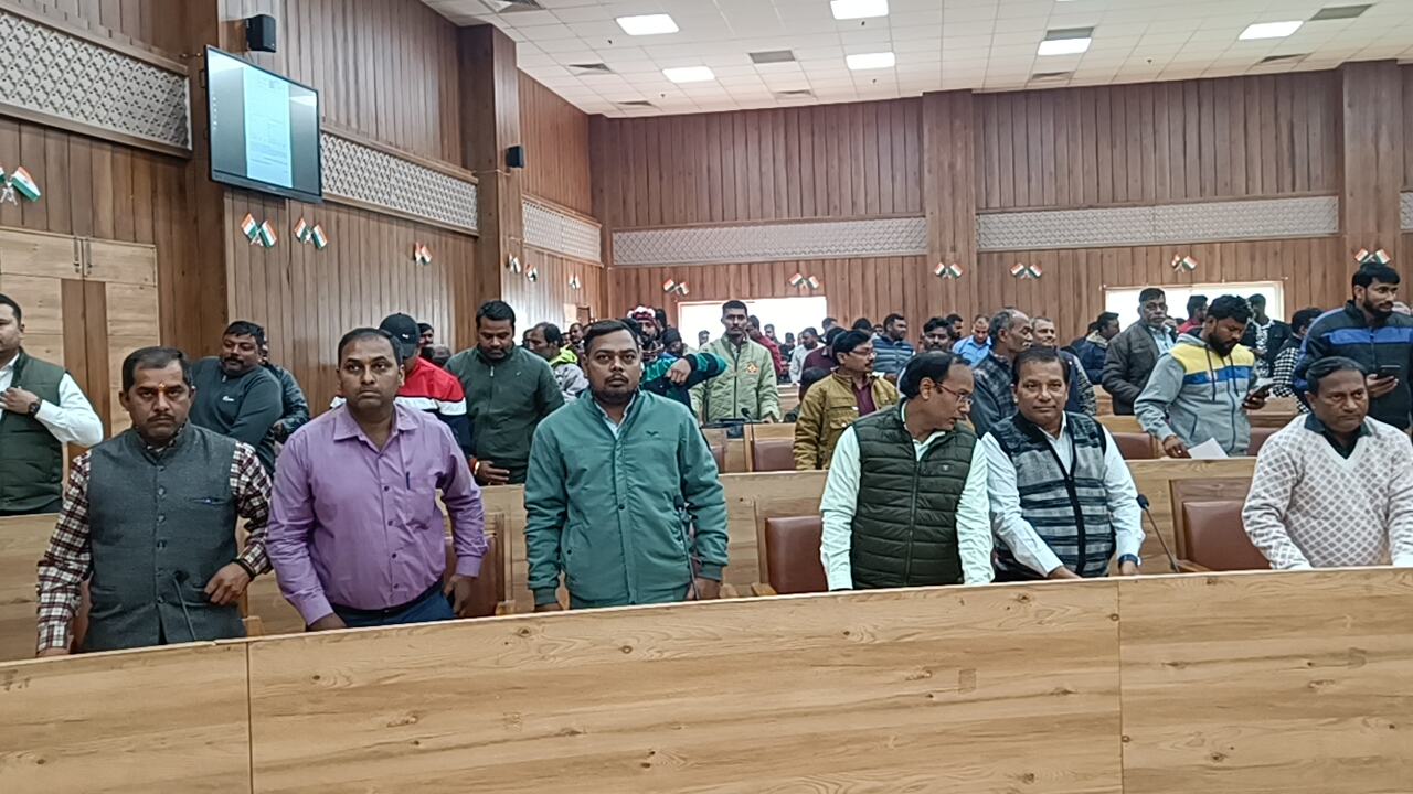 शहरी क्षेत्र में एसआईआर गणना प्रपत्रों के अधिकतम भराव पर जोर* शहरी क्षेत्र में एसआईआर गणना प्रपत्रों के अधिकतम भराव पर जोर*