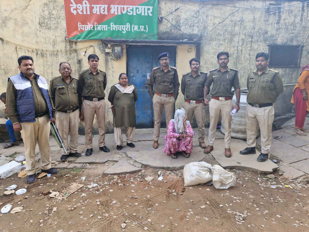 कंजरों के डेरों पर कार्रवाई