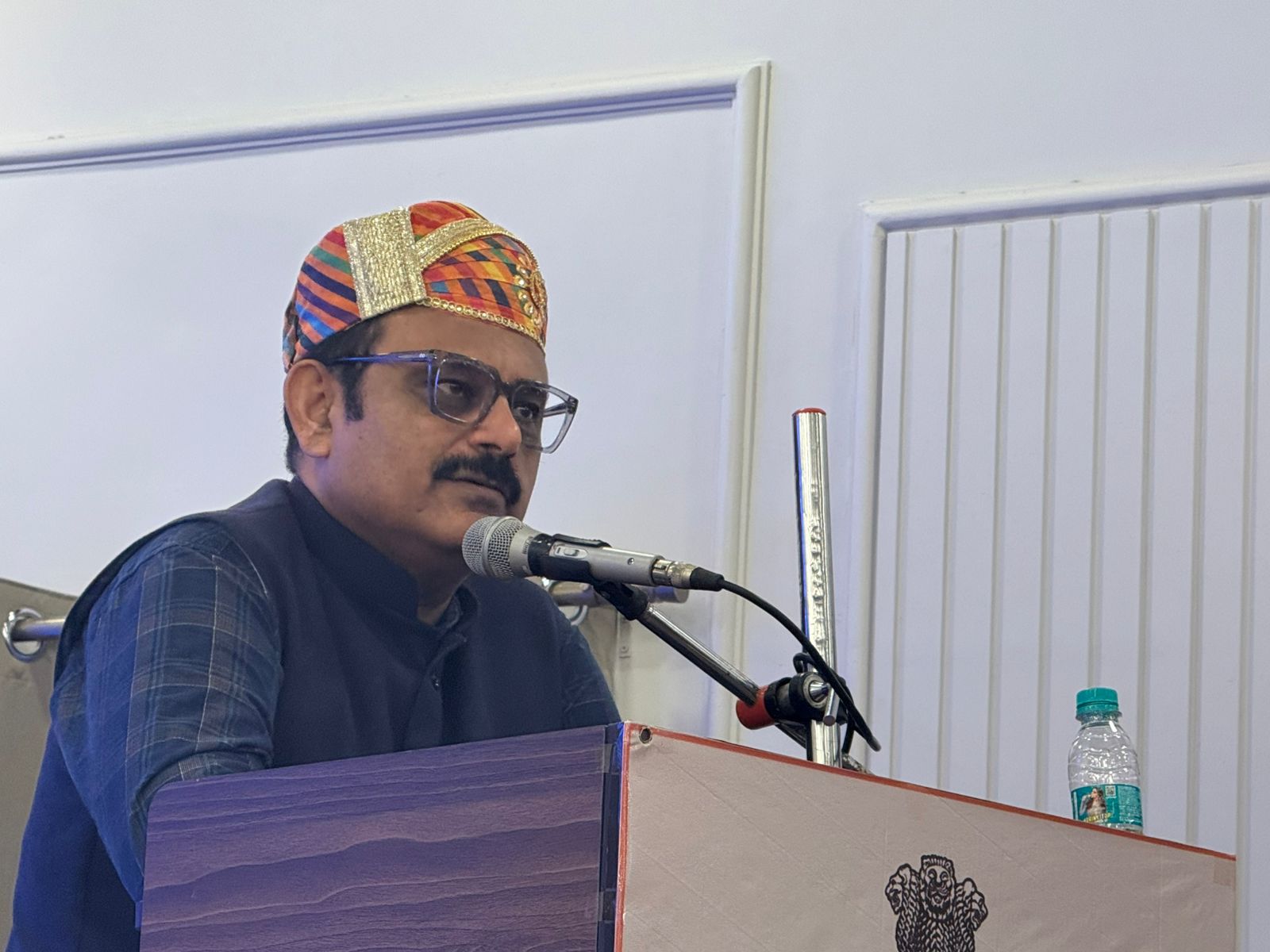 कार्यक्रम को संबोधित करते  हुए ।