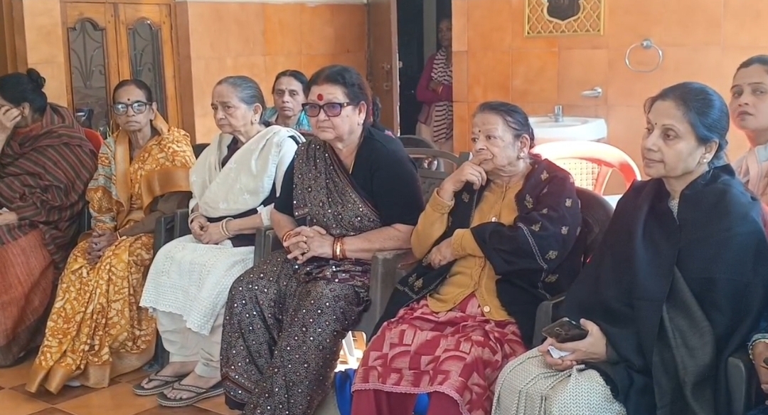 अंतिम दर्शन करने पहुंची महापौर प्रमिला पांडे