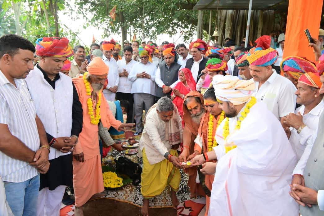 चित्तौड़गढ़ जिले के बड़ीसादड़ी विधानसभा क्षेत्र में आयोजित कार्यक्रम में पहुंचे राज्यपाल कटारिया।