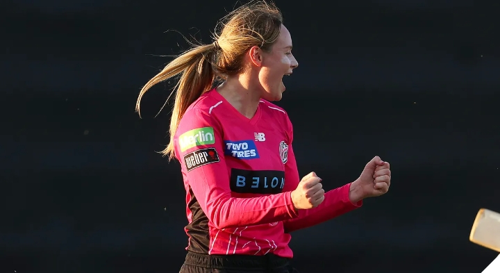 लेफ्ट-आर्म क्विक लॉरेन चीटल