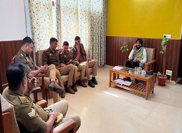 छात्र-शिक्षक नेता अमरेंद्र बाहुबली हॉउस अरेस्ट