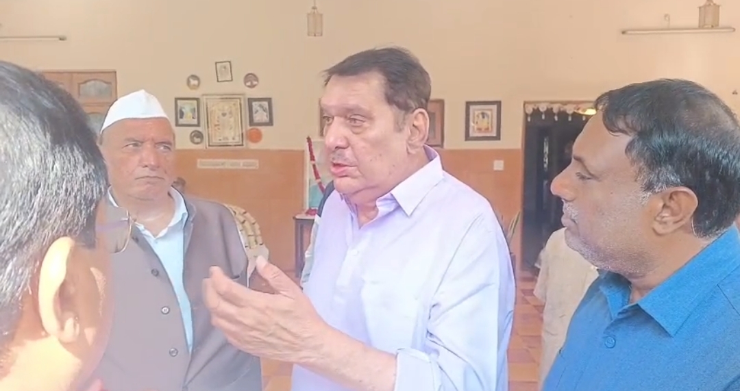 श्री प्रकाश के अंतिम दर्शन करने पहुंचे अभिनेता रजा मुराद