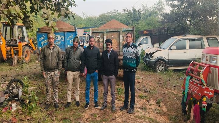 ग्वालियरः रेत के अवैध परिवहन में लिप्त 4 वाहन जब्त