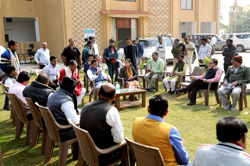 उप मुख्यमंत्री राजेन्‍द्र शुक्ल ने रीवा जिले में स्थित बसामन मामा गो-अभयारण्य का किया भ्रमण