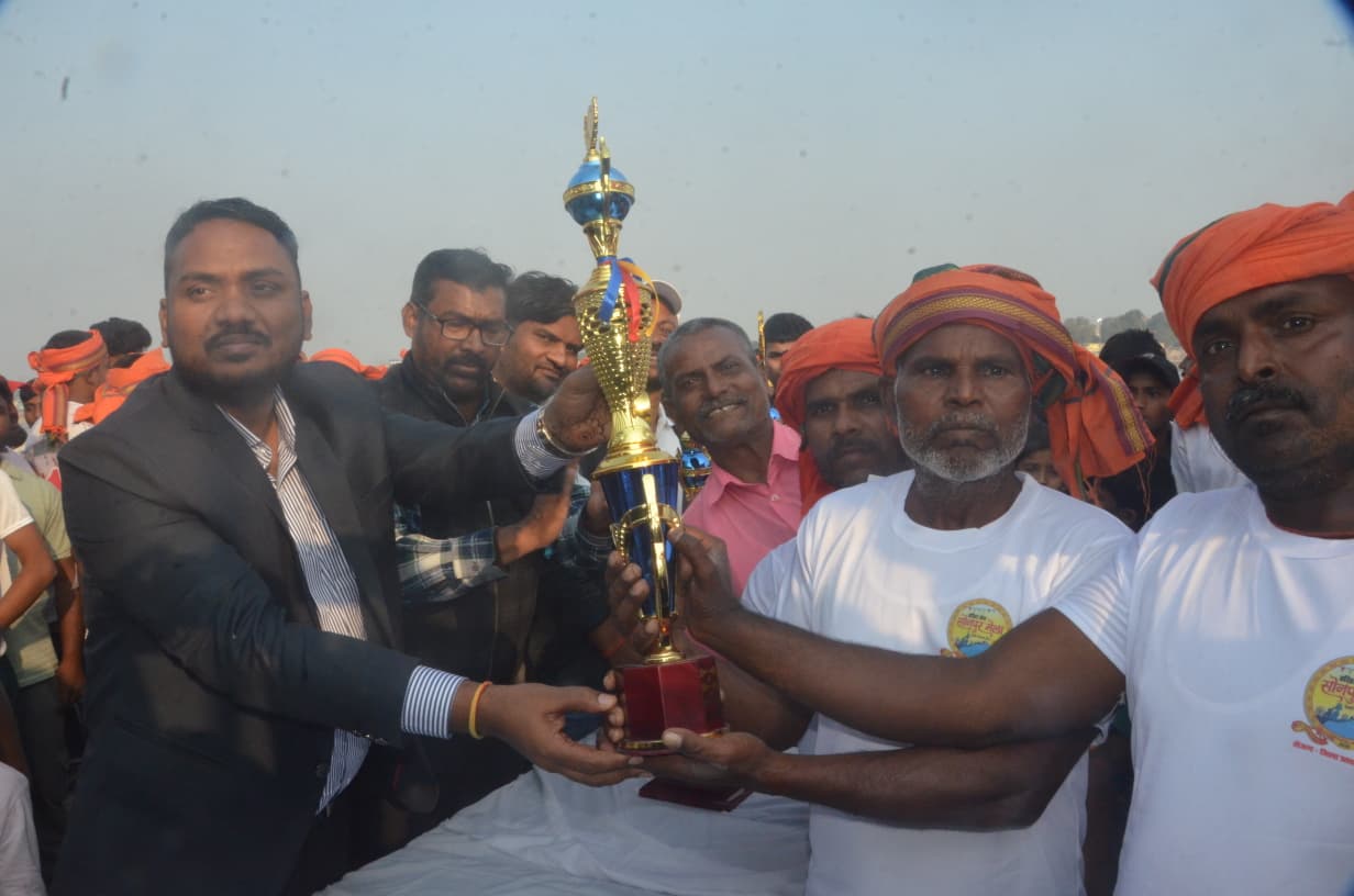 नौका दौड़