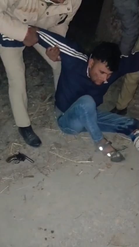 मुठभेड़ में गिरफ्तार बदमाश मुठभेड़ में गिरफ्तार बदमाश