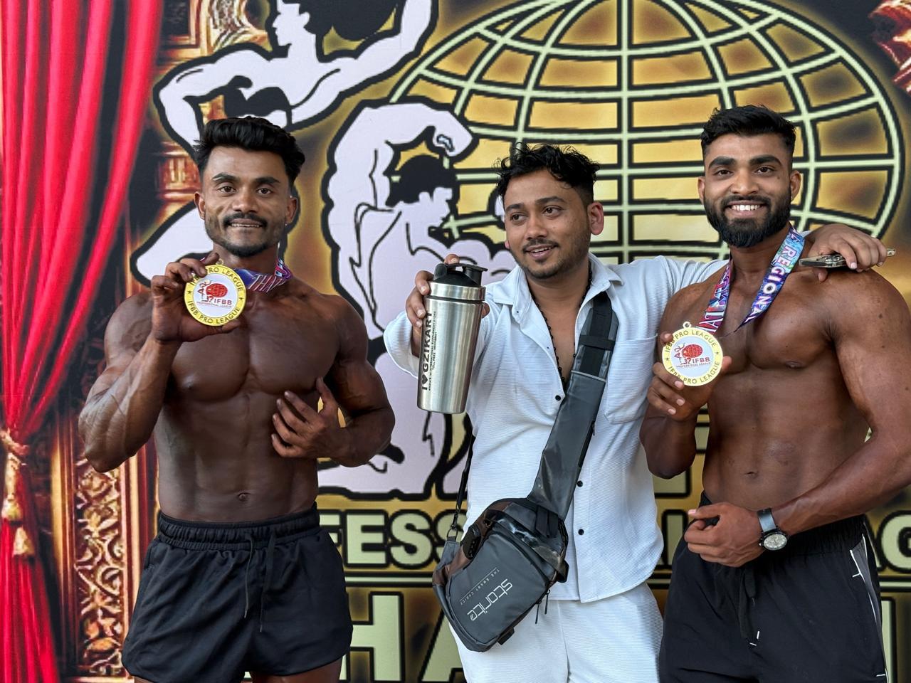 गोरखपुर के विवेक और महाराजगंज के समीर ने इंटरनेशनल बॉडी बिल्डिंग चैंपियनशिप में जीता गोल्ड*